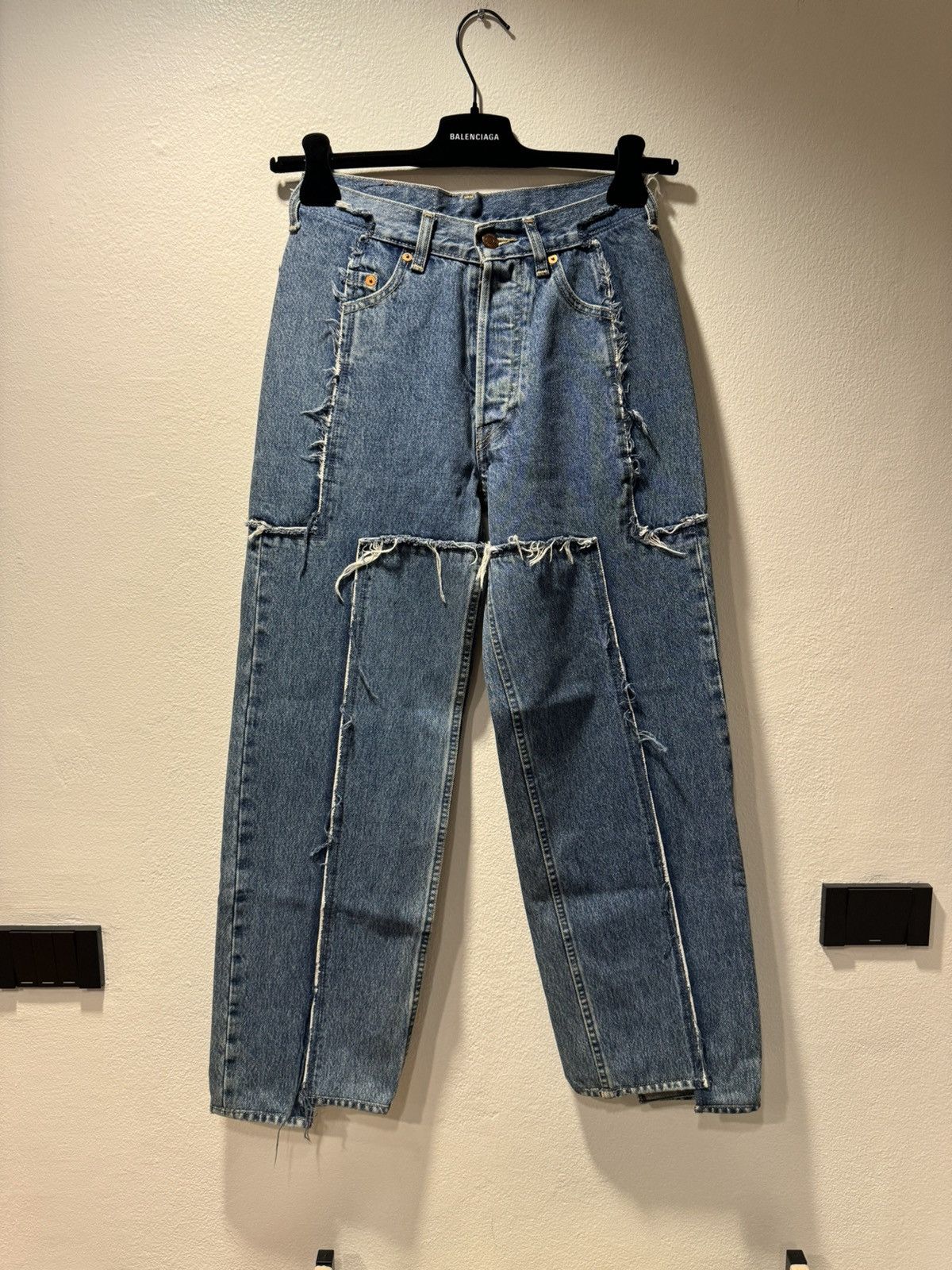 image of Levis x Vetements Fw19 Frayed Jeans in Blue, Men's (Size 26)
