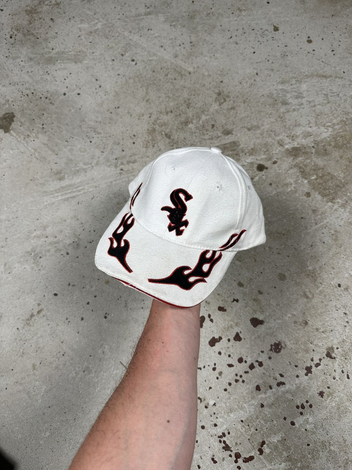 MLB Vintage Y2K Flame Chicago White Sox Hat Cap Size ONE SIZE - 1 Thumbnail