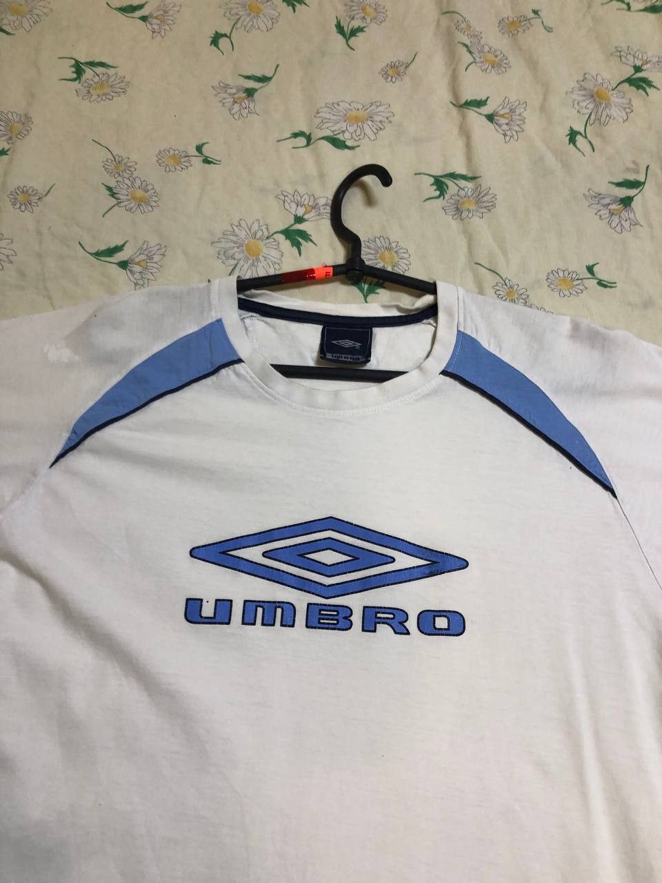 Umbro Y2K T-shirt white Umbro big logo center Vintage Size US M / EU 48-50 / 2 - 4 Thumbnail