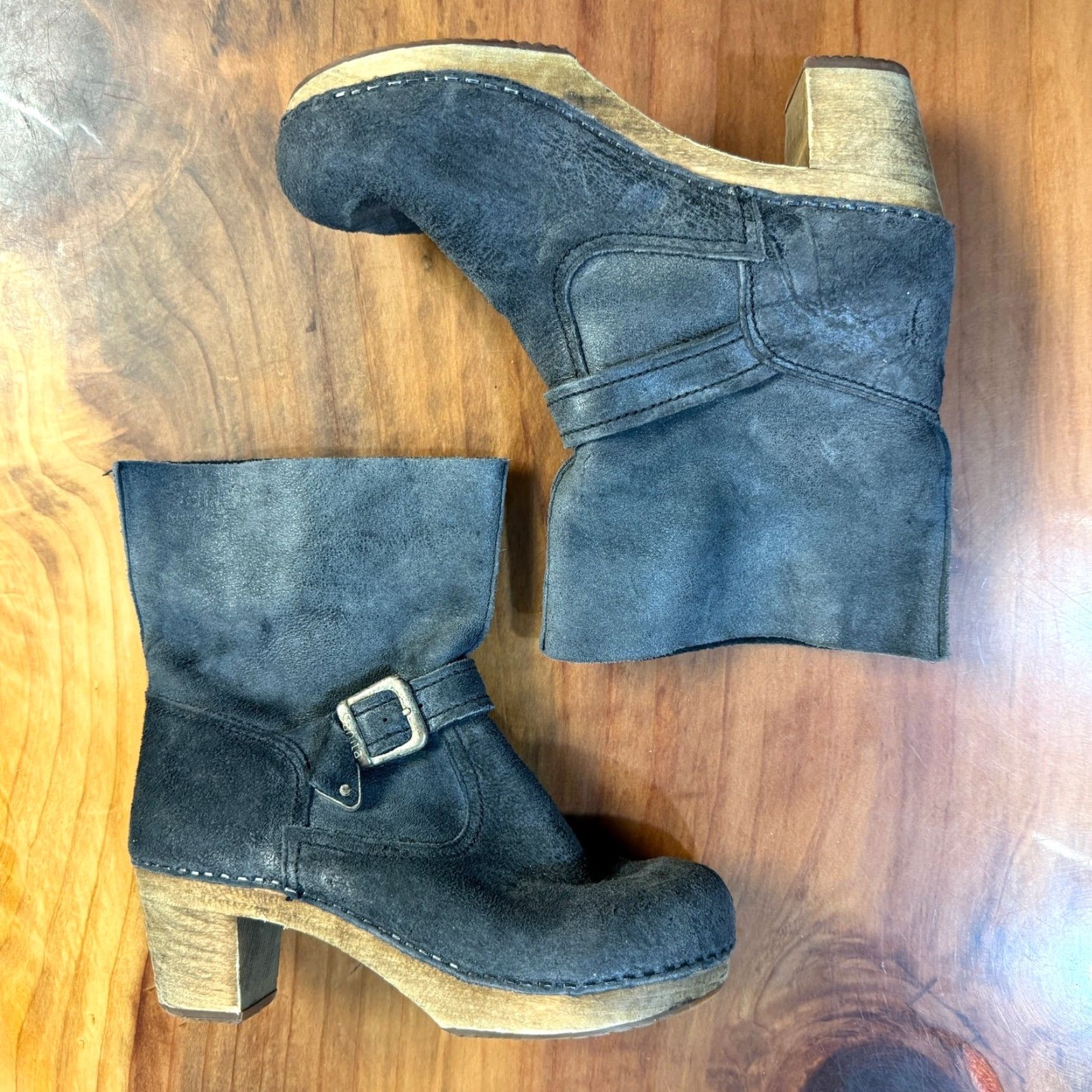 Vintage Sanita Women's Bootie Ankle Boots 7 Suede Buckle Gray Leather Insole Leather Lining Brown ML Size US 7 / IT 37 - 2 Thumbnail