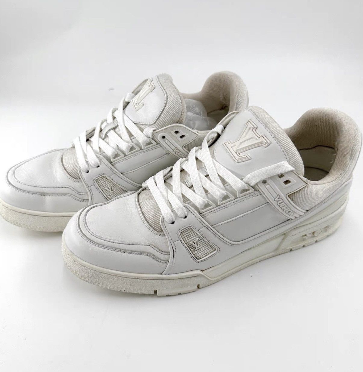 Louis Vuitton White Low-Top Leather Sneakers Size 9 Size US 9 / EU 42 - 1 Thumbnail