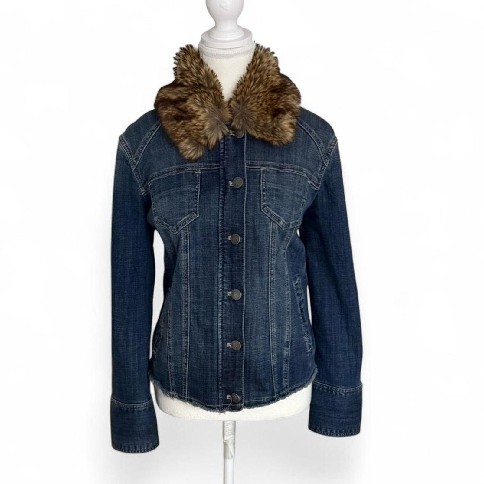 Chicos Vintage Fur Neck Denim Jacket Fits Size Medium Chicos (1) Size M / US 6-8 / IT 42-44 - 1 Thumbnail