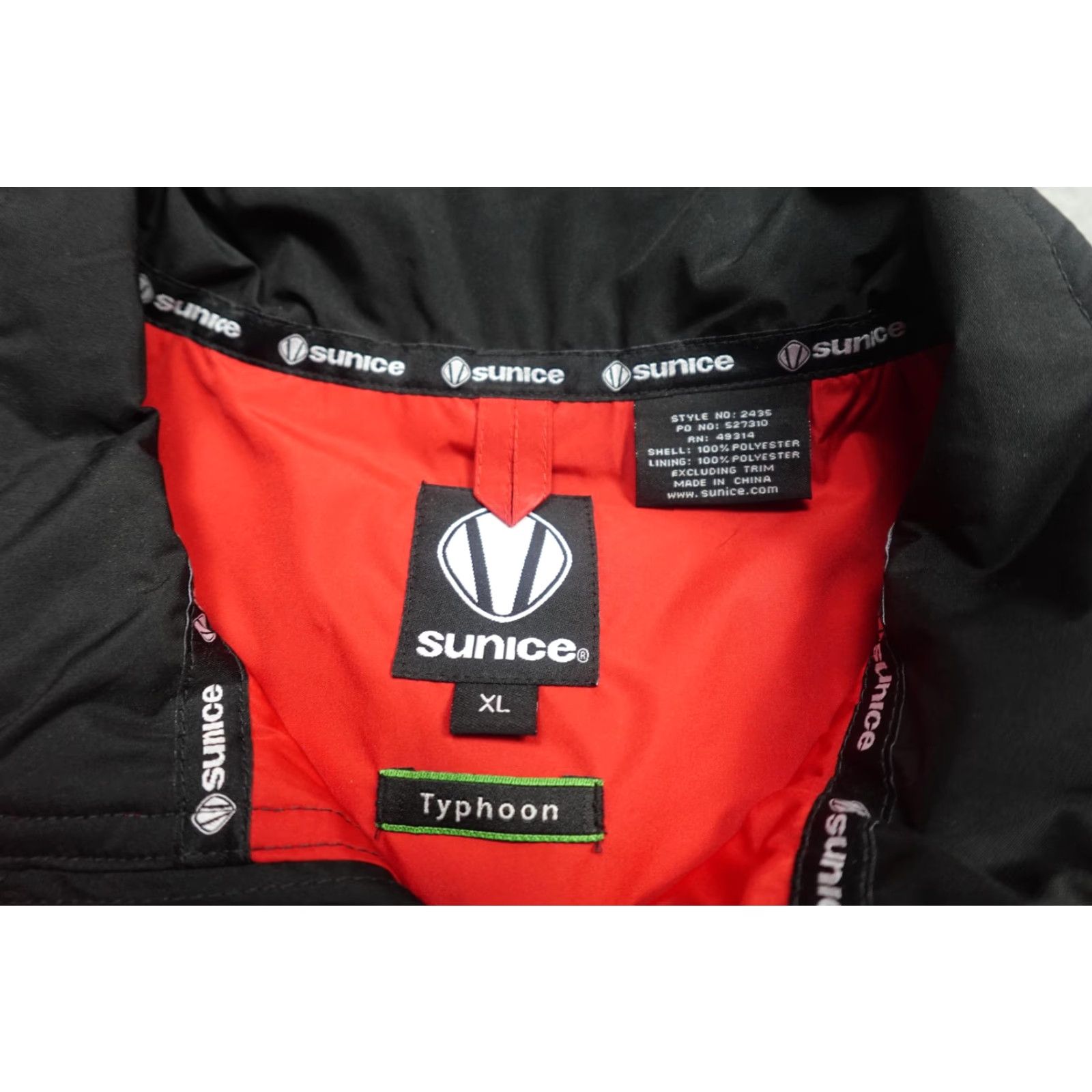 Vintage Sunice Typhoon Pullover Mens XL Red Black Wind Shirt Golf Lightweight Top Swishy Size US XL / EU 56 / 4 - 2 Thumbnail