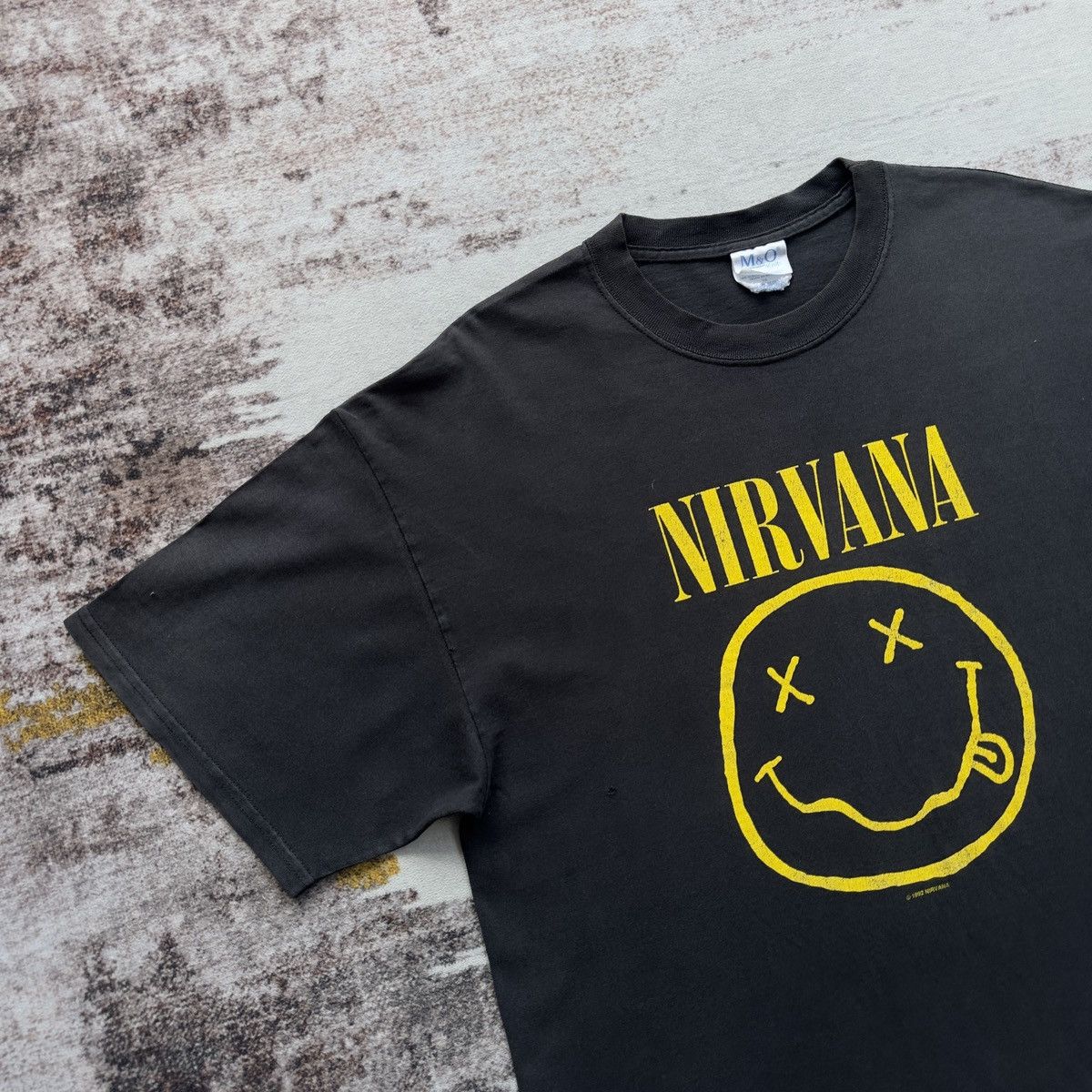 Band Tees VINTAGE NIRVANA COPYRIGHT 1992 SMILEY FACE 90’S Size US L / EU 52-54 / 3 - 5 Thumbnail