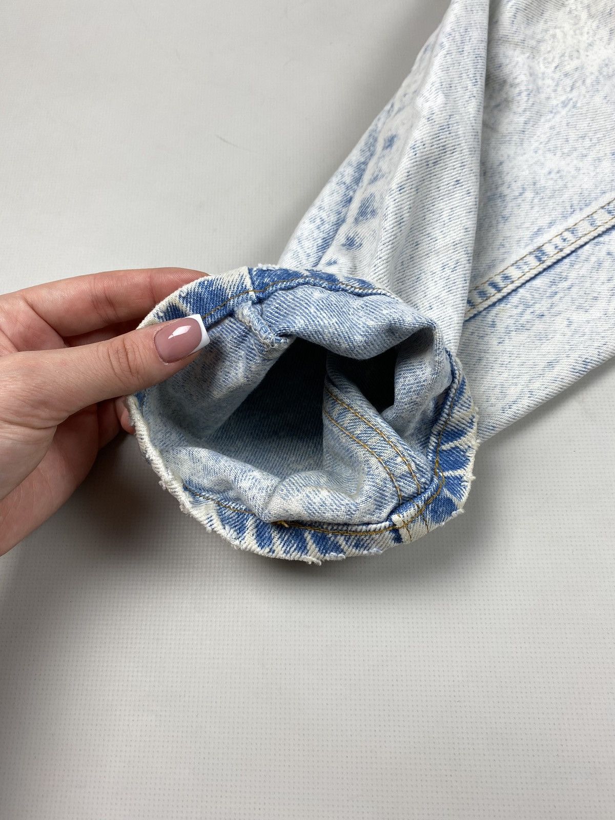Levi's × Vintage VTG 90s Levi’s 550 men’s light blue jeans size 32 30 USA Size US 32 / EU 48 - 11 Thumbnail