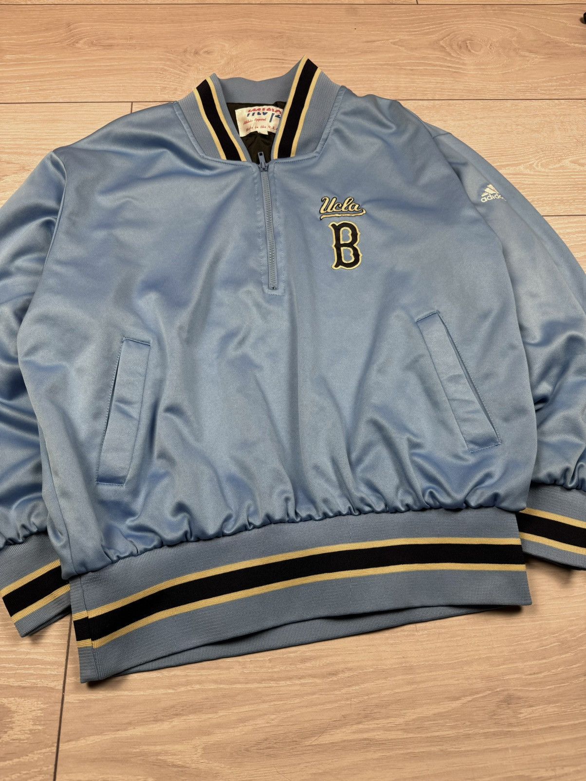 Vintage Vintage UCLA Official Basketball Warm Up Jackets NCAA Size US L / EU 52-54 / 3 - 4 Thumbnail