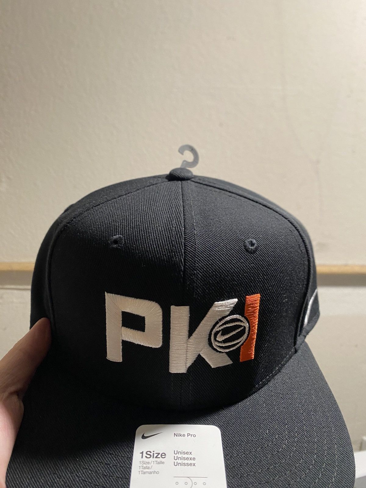 Nike RARE Nike Phil Knight Hat Size ONE SIZE - 7 Thumbnail