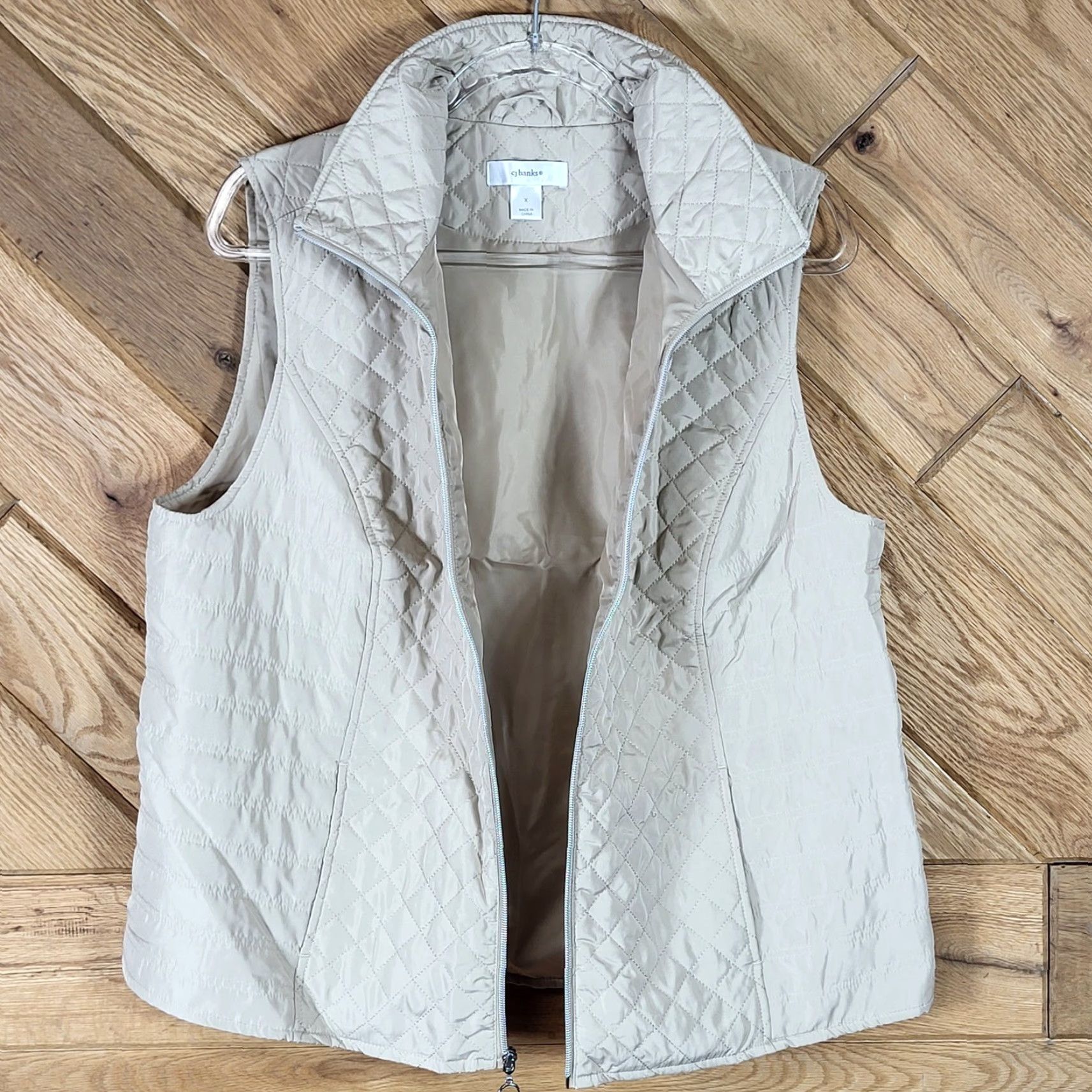 Vintage CJ Banks Quilted Vest Womens Size 0X Beige Zip Pockets Mock Neck Full Zip Mid-Length Sleeveless Casual Workwear All Seasons Vintage: No Size XL / US 12-14 / IT 48-50 - 4 Thumbnail