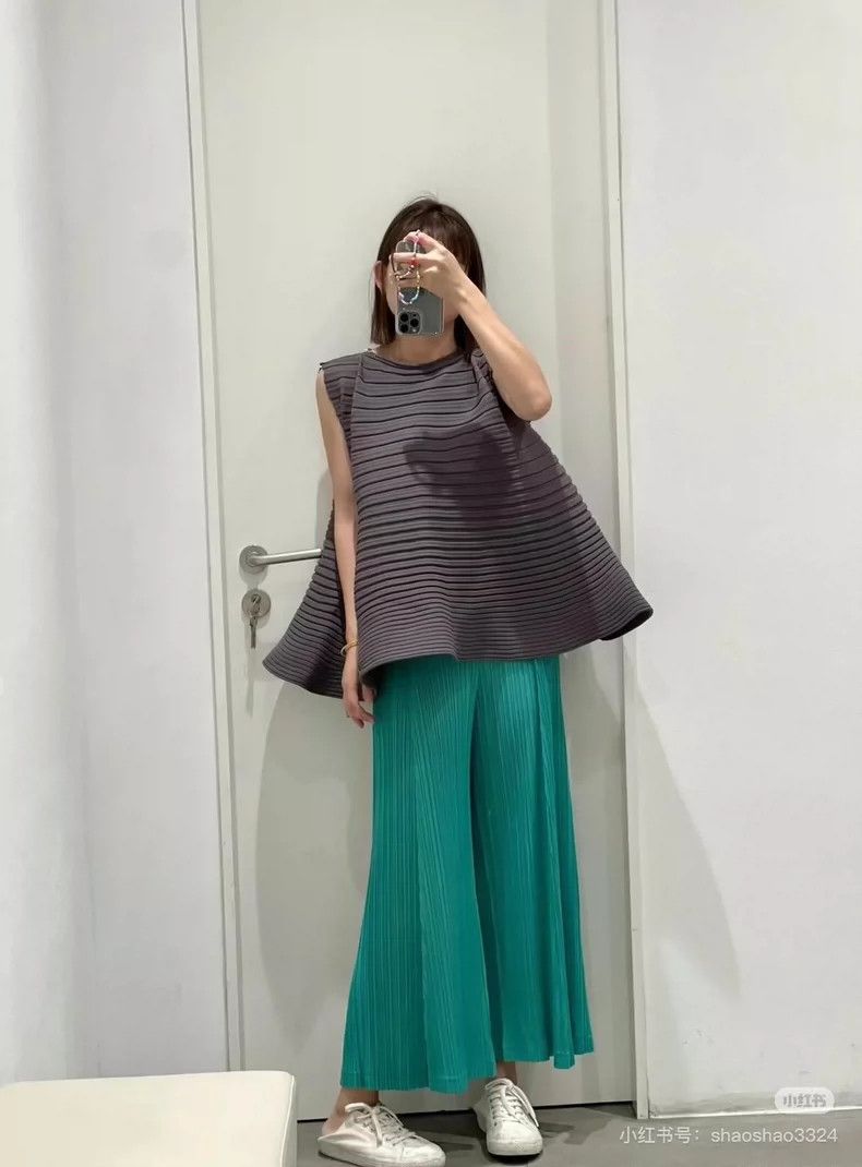 Issey Miyake Issey Miyake size:3 Mint green wide straight-leg trousers Size 22" - 3 Thumbnail