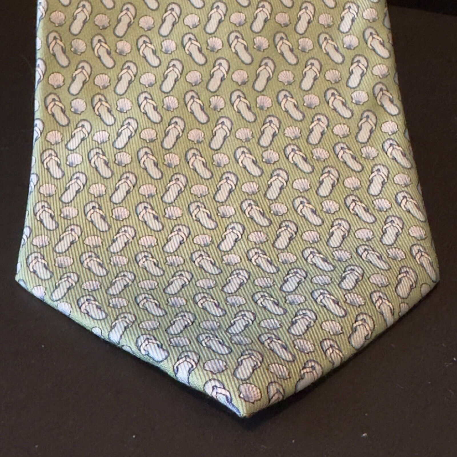 Vineyard Vines Vineyard Vines-Martha’s Vineyard Green Tie-Flip Flops&Shells Size ONE SIZE - 6 Thumbnail