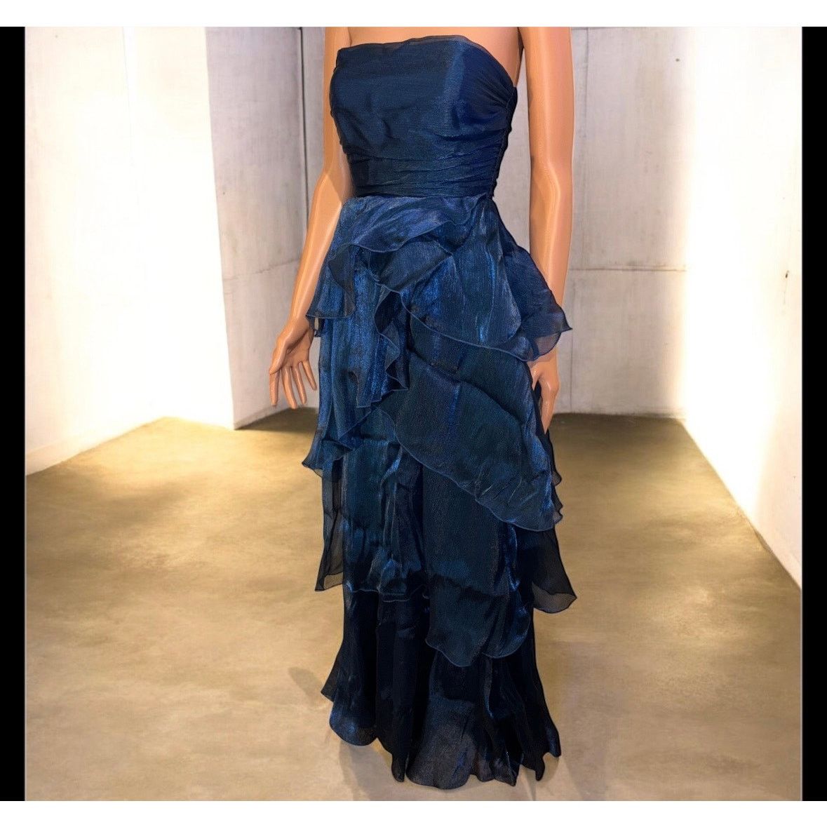 The Unbranded Brand Lucy In The Sky Strapless Ruffle Maxi Dress Size 5 Size XS / US 0-2 / IT 36-38 - 1 Thumbnail