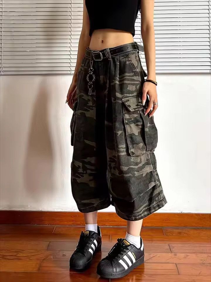 Japanese Brand Summer Camouflage Loose Capris Cargo Shorts Size US 34 / EU 50 - 1 Thumbnail