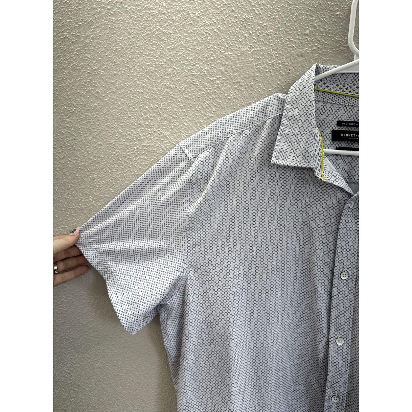 Kenneth Cole Kenneth Cole New York Mens Shirt Slim Fit Short Sleeve Button Up NWTs 2XL White Shirt Regular Mens Size US XXL / EU 58 / 5 - 2 Thumbnail