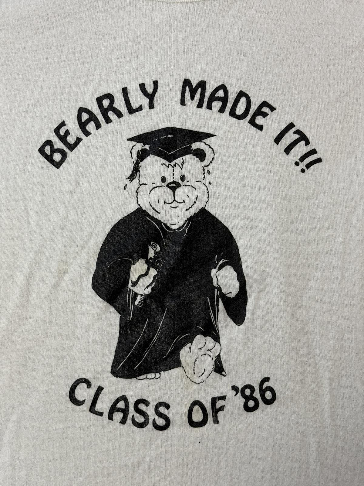 TEE JAYS Vintage Graduation Teddy Bear Alumni Class of 1986 Tee - L Size US L / EU 52-54 / 3 - 3 Thumbnail