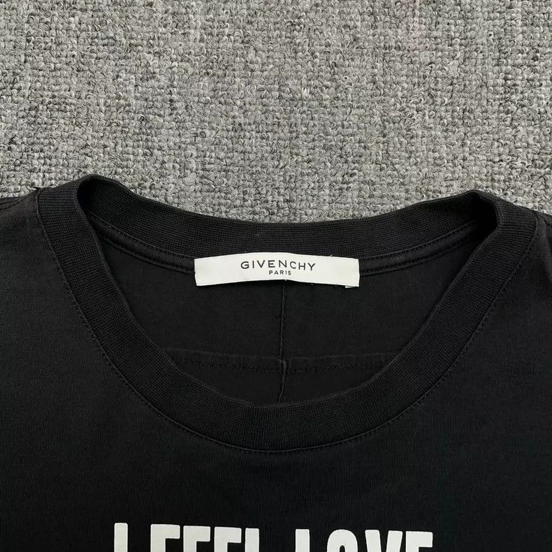 Givenchy Givenchy Letter Printed Short-sleeve 2506-Nextarrow Size US M / EU 48-50 / 2 - 3 Thumbnail
