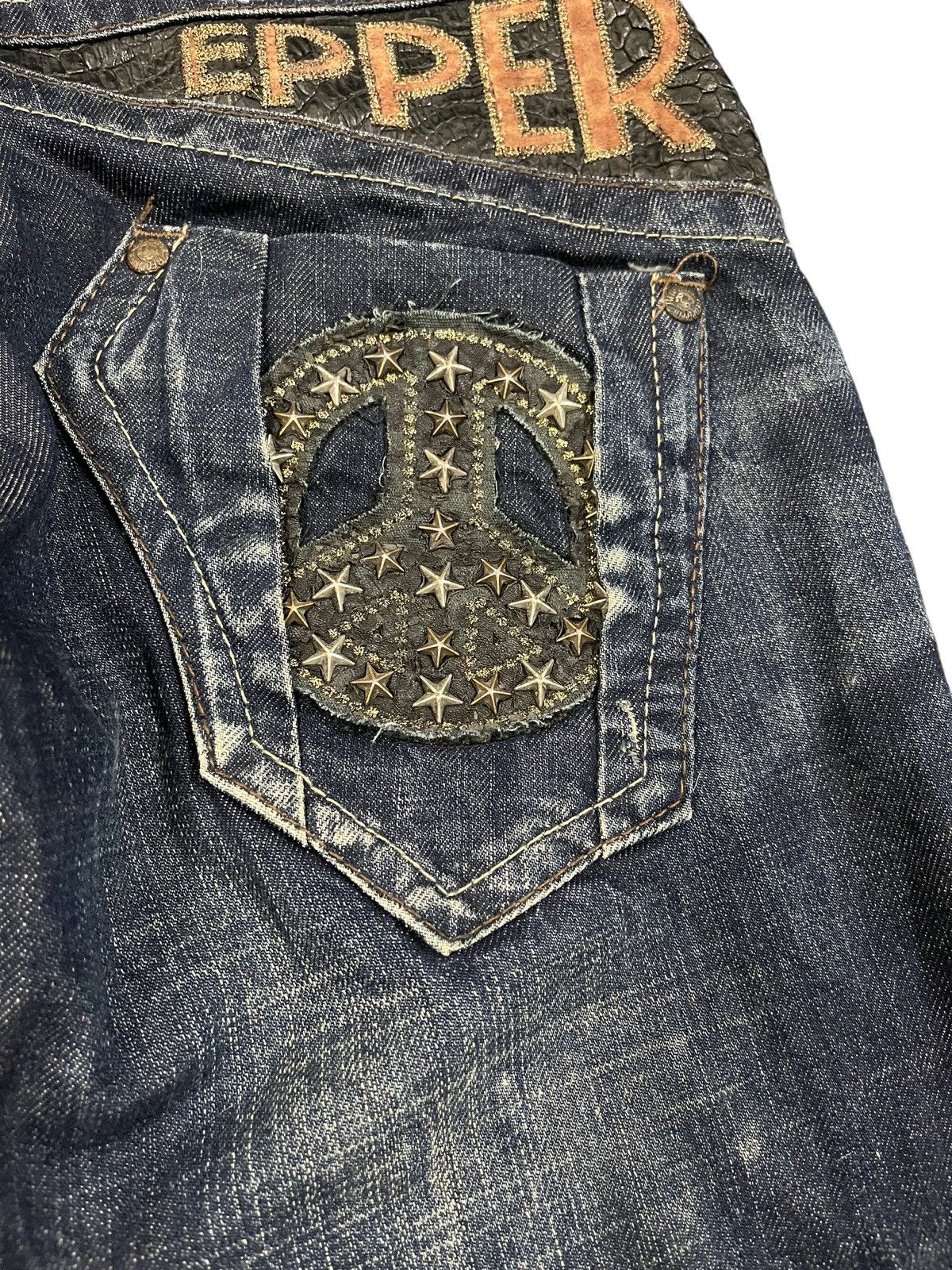 Japanese Brand Vintage Red Pepper Stars Punk Distressed Denim Size US 30 / EU 46 - 8 Thumbnail