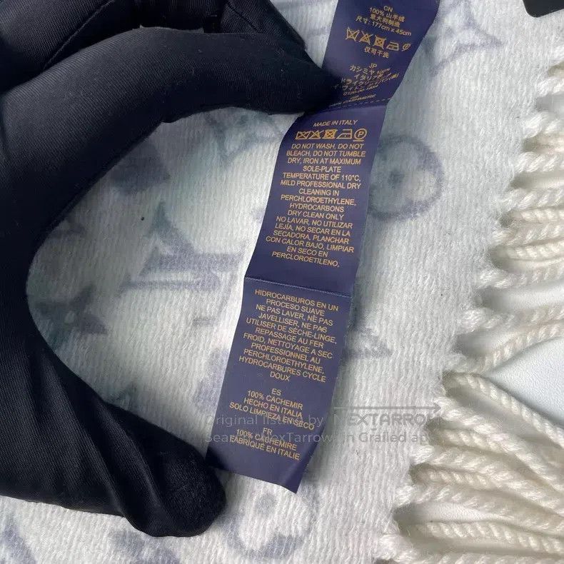 Louis Vuitton Louis Vuitton Grey cashmere full print love presbyopia tas Size ONE SIZE - 8 Thumbnail