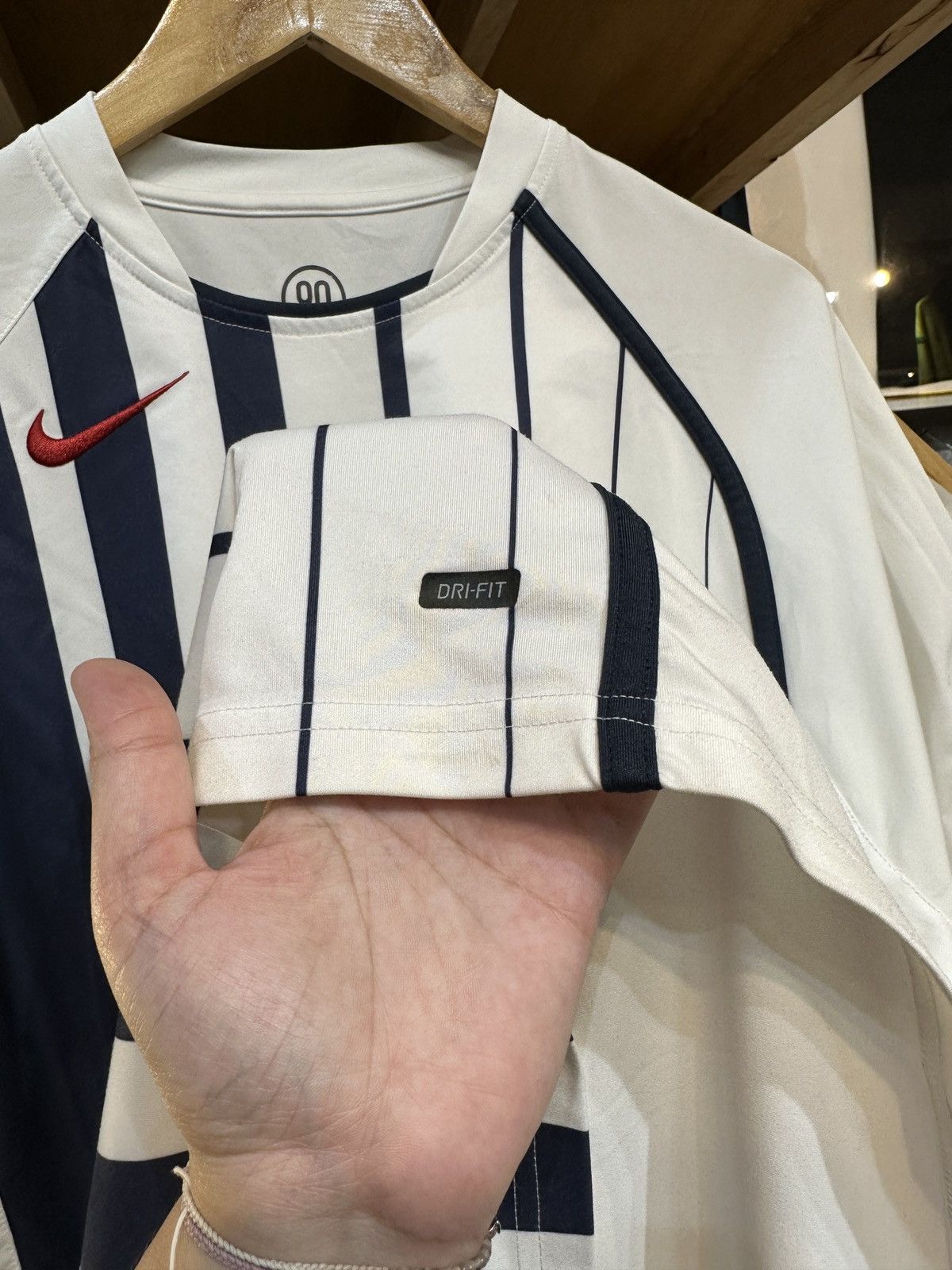Nike Vintage Nike Total 90 00's Training Jersey Size US M / EU 48-50 / 2 - 5 Thumbnail