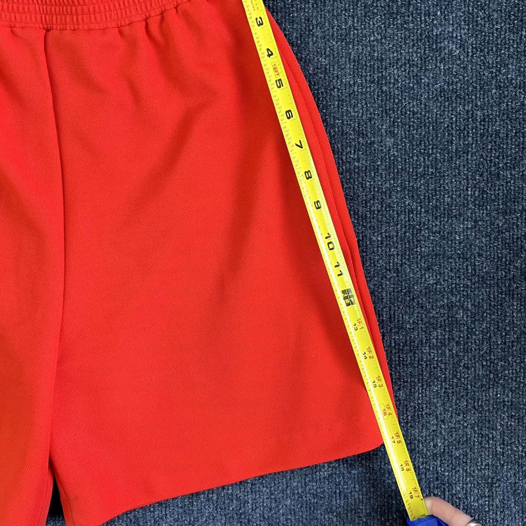 Vintage VINTAGE Queen Casuals Shorts Womens M Red Knit Sweat Elastic Waist Lounge Casual Activewear Womens, Relaxed Fit, Pull On, 6.5 Inseam Size 24" / US 00 / IT 34 - 4 Thumbnail