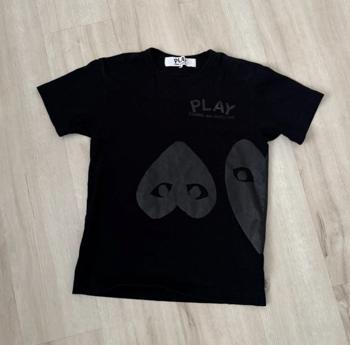 Comme des Garcons PLAY Comme Des Garcons Three Black Hearts Size US M / EU 48-50 / 2 - 1 Thumbnail