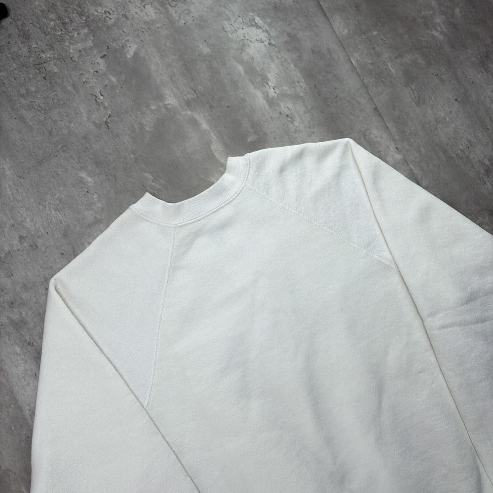 Other Vintage 80’s White Discus Athletic Boxy Crewneck Sweater Size US L / EU 52-54 / 3 - 4 Thumbnail