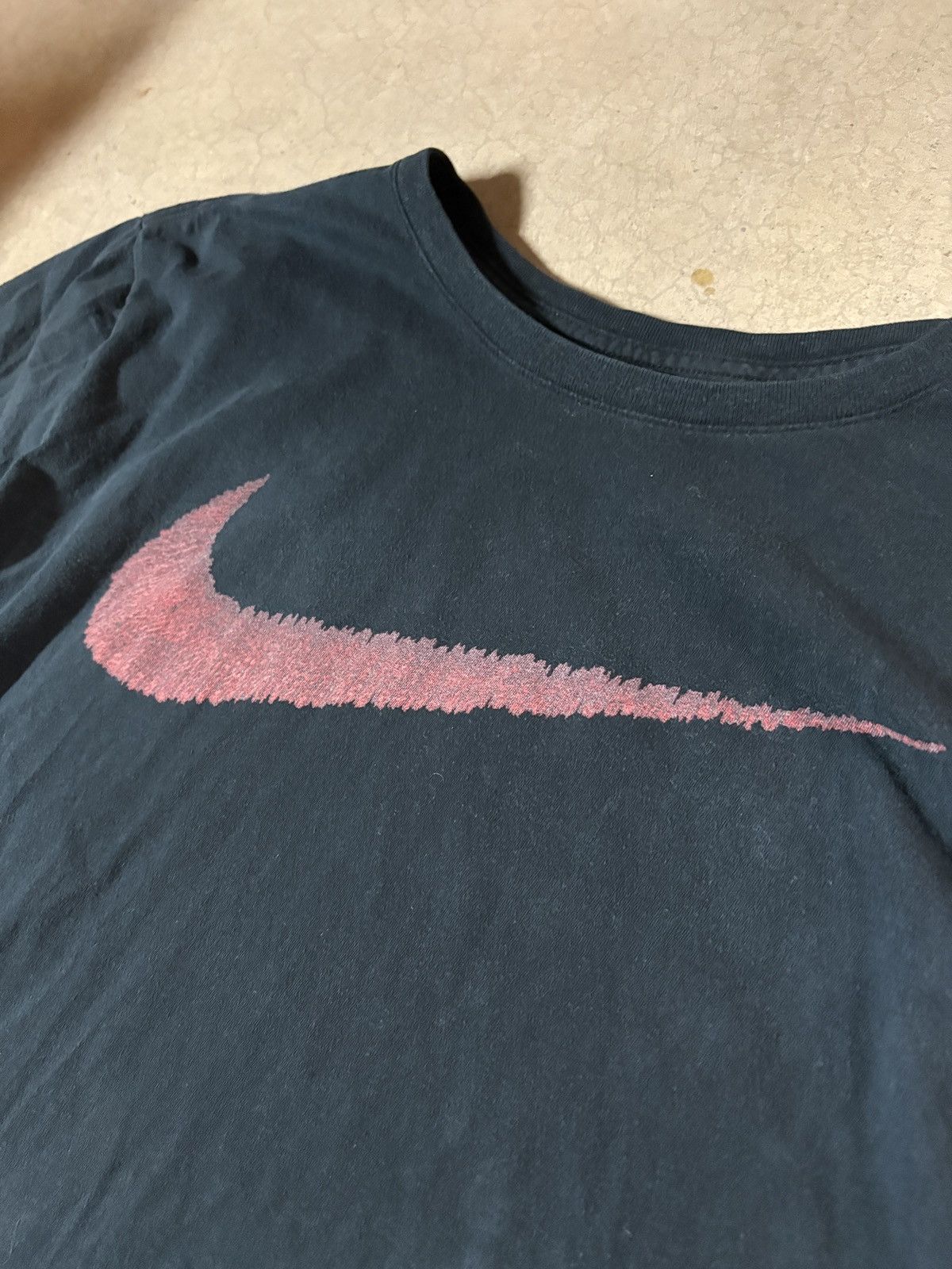 Nike Nike Y2K Style Swoosh Logo T-shirt Tee Faded Black Size XL Size US XL / EU 56 / 4 - 2 Thumbnail