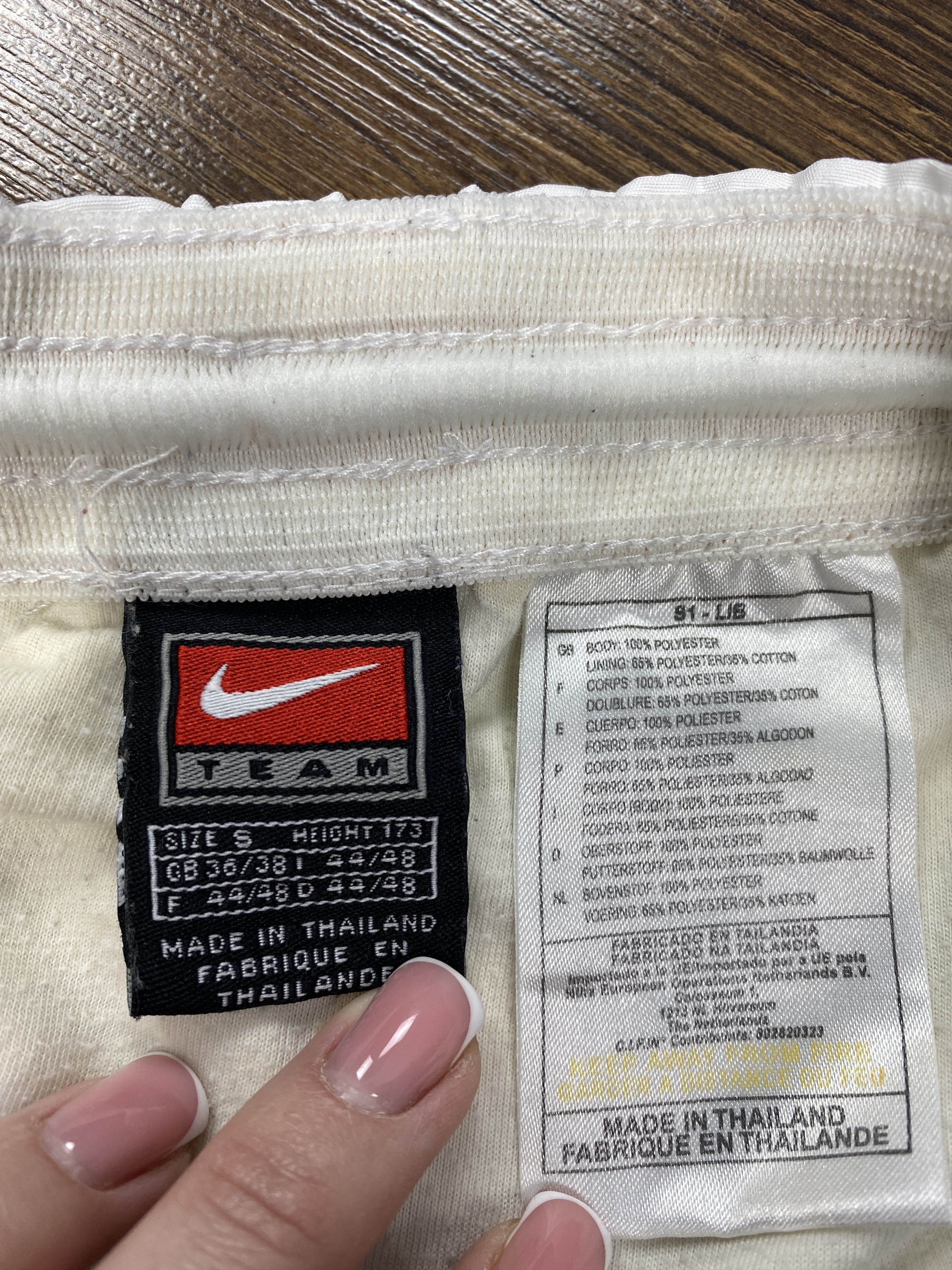 Nike Nike Team 90s Vintage Mens Nylon Shorts Size US 30 / EU 46 - 6 Thumbnail