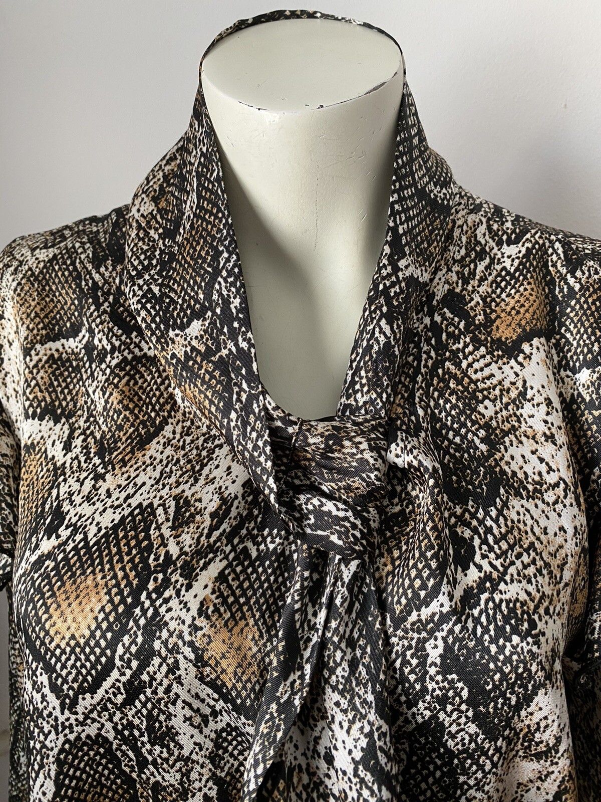 Other Zara Ruffle Blouse Animal Print Size L Size L / US 10 / IT 46 - 2 Thumbnail