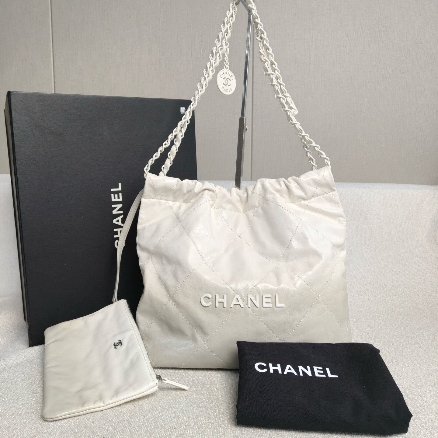 Chanel Pre-loved Bag Very good condition Size ONE SIZE - 1 Thumbnail