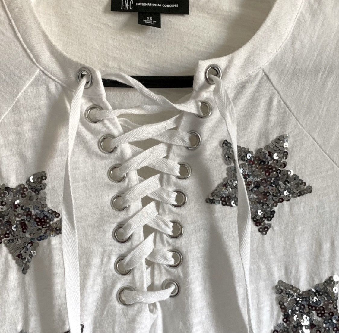 I.N.C INC INTERNATIONAL SEQUIN STAR EMBELLISHED LACE UP TOP SHIRT Size XS / US 0-2 / IT 36-38 - 3 Thumbnail