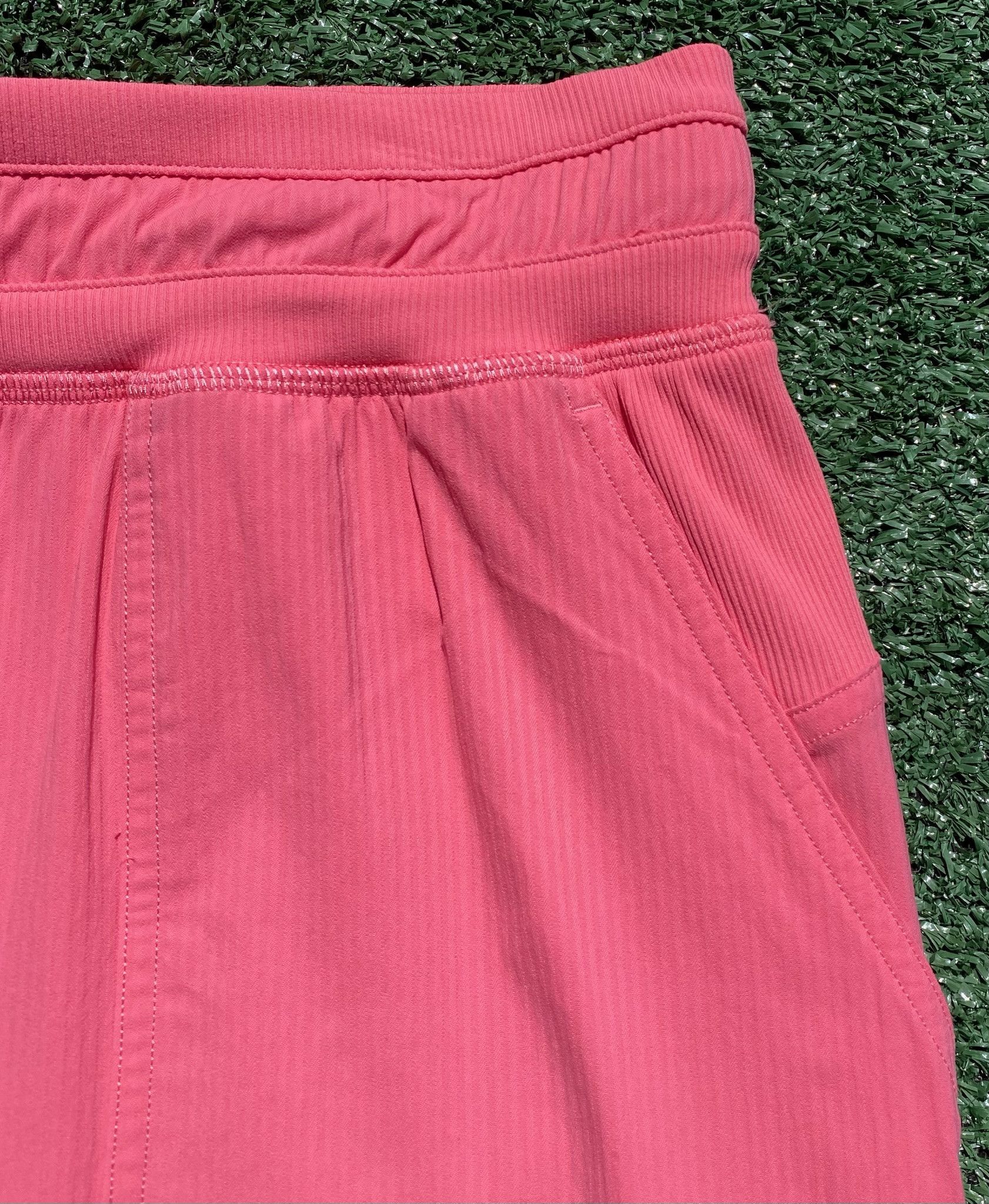 Lululemon Lululemon Dance Studio High-Rise 3.5" Pink Lined Shorts 6 Size 29" - 3 Thumbnail