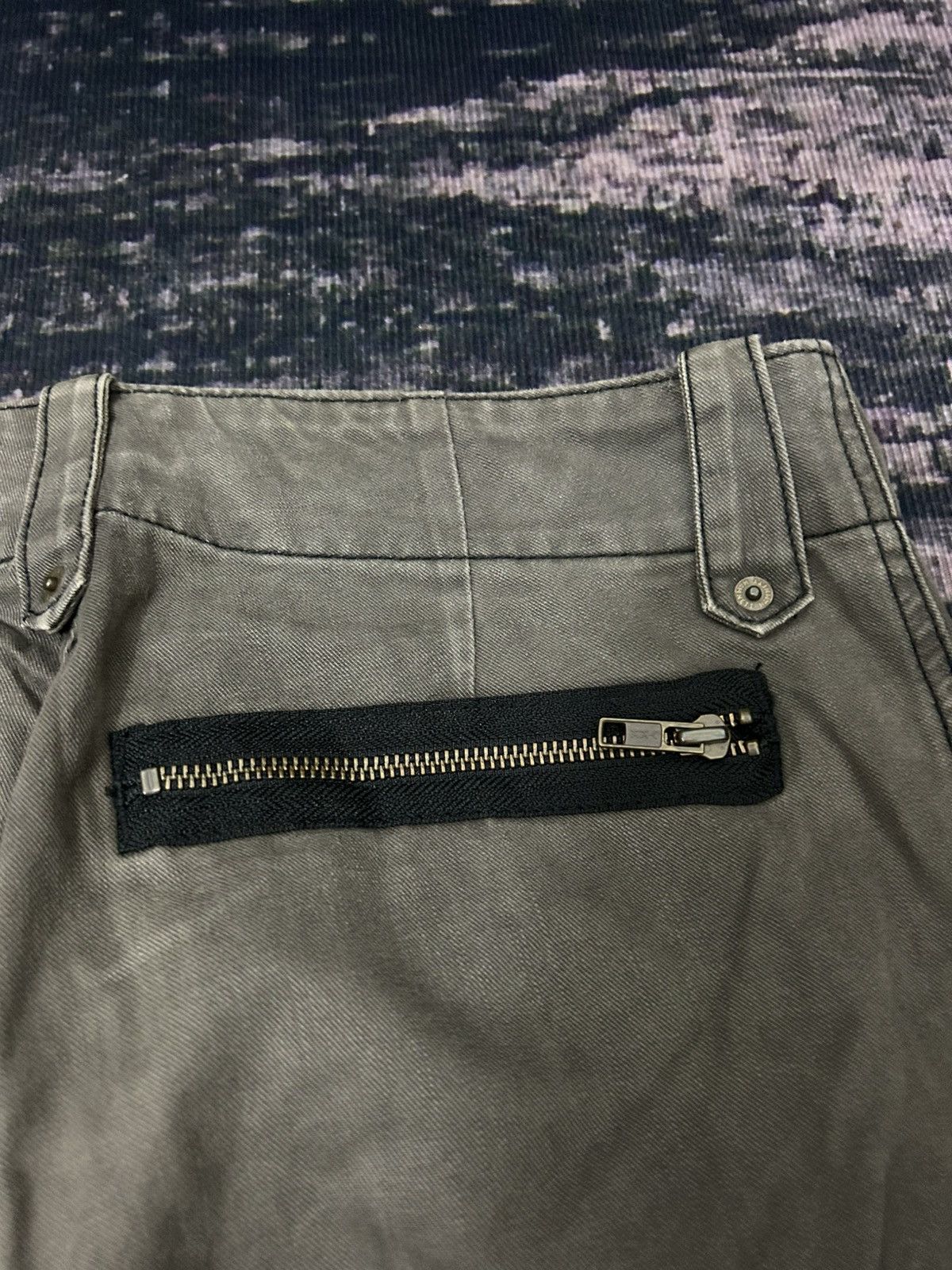 Katharine Hamnett London Katharine Hamnett London Faded Kargo Zip Leg Flare Pants Size US 31 - 13 Thumbnail