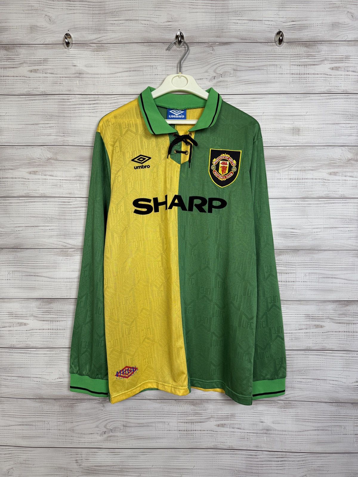 Umbro Umbro Sharp Manchester United White Soccer Jersey Longsleeve Size US L / EU 52-54 / 3 - 1 Thumbnail