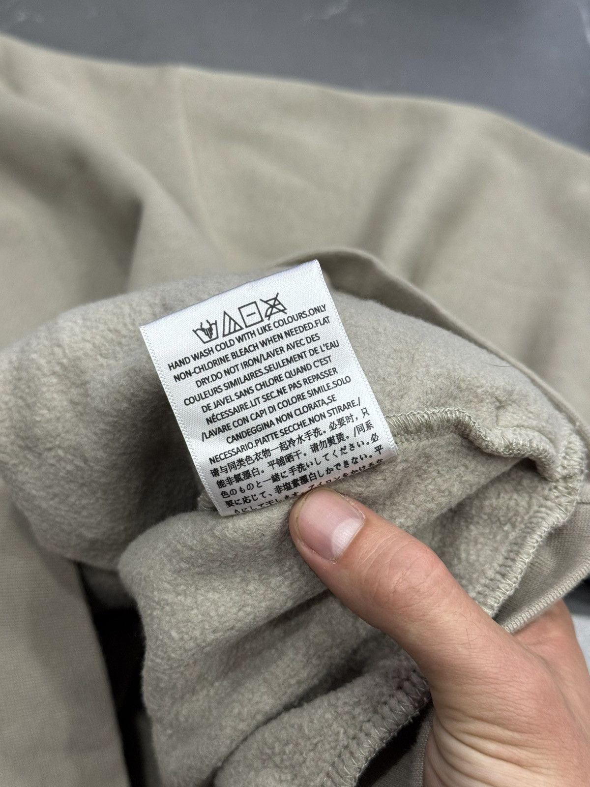 Fear of God Rare Essentials Fear of God oversized box fit hoodie size M Size US M / EU 48-50 / 2 - 15 Thumbnail