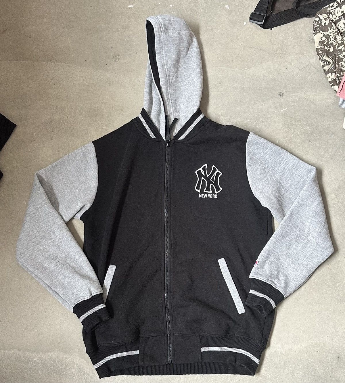 MLB VINTAGE NEW YORK YANKEES HOODIE Size US L / EU 52-54 / 3 - 1 Thumbnail