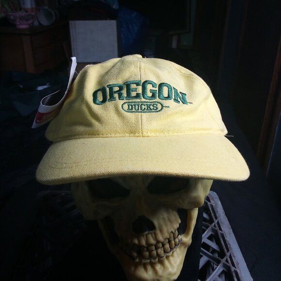 Other Vintage NWT Oregon Ducks Strap Back Hat Cap Size ONE SIZE - 1 Thumbnail
