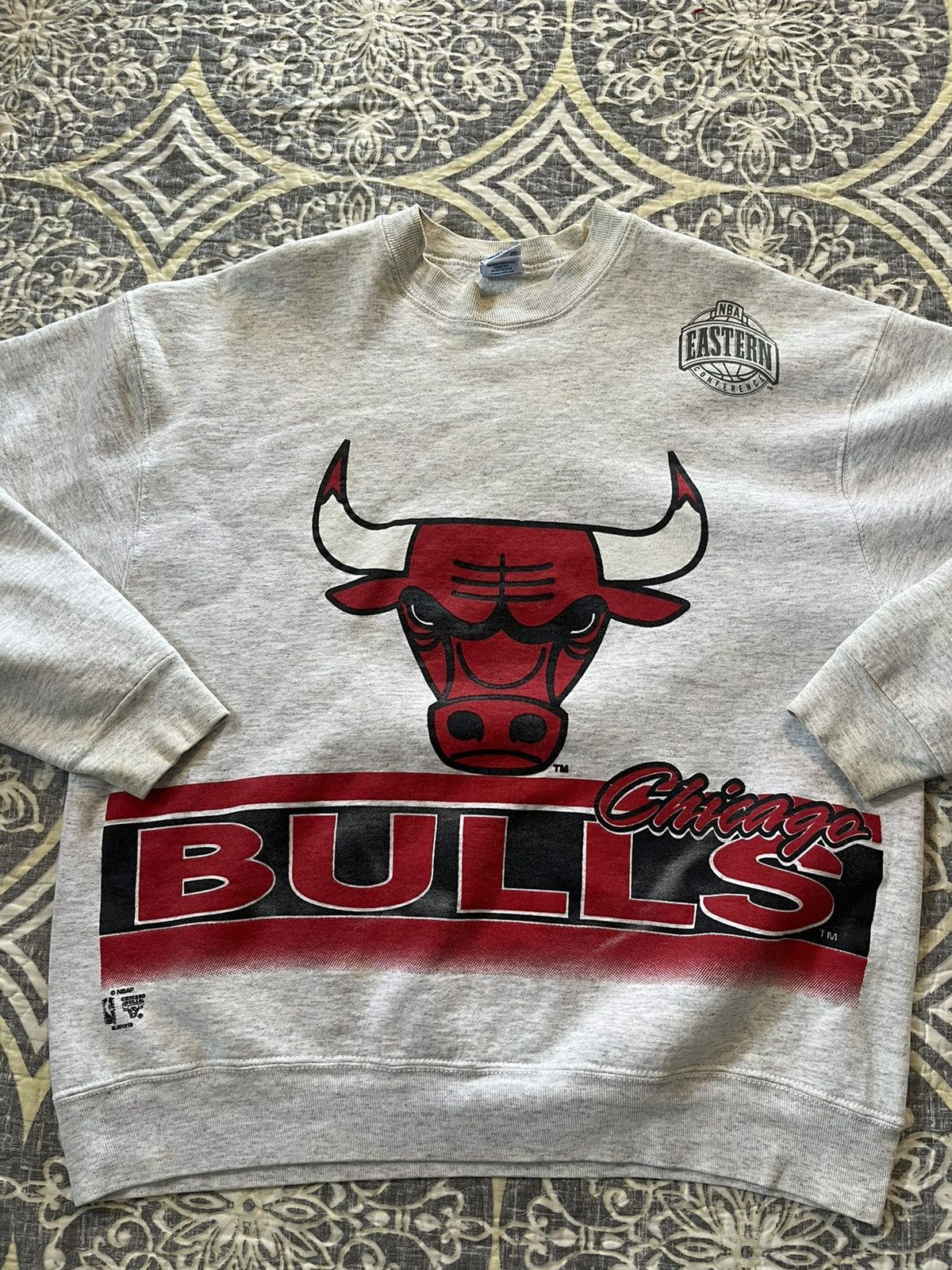 image of Chicago Bulls Sweatshirt in Grey, Men's (Size XL)