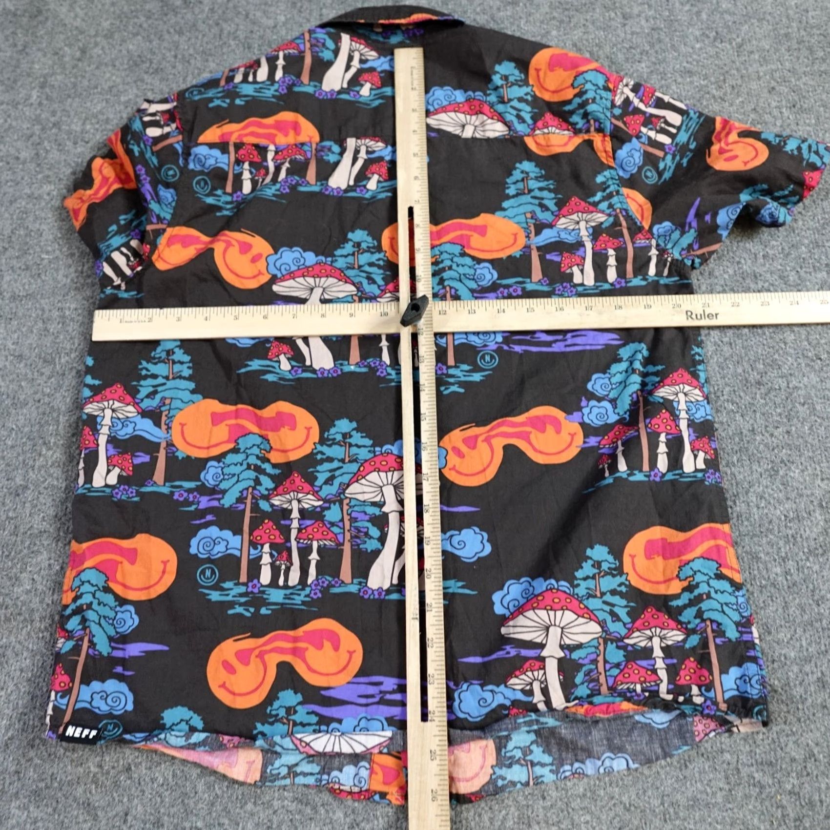 Vintage Neff Shirt Small Gray Magic Mushrooms Amanita Muscaria Happy Face Shirt Mens S Gray Neff Button-Up Short Sleeve Plaid Collared Cotton Size US S / EU 44-46 / 1 - 4 Thumbnail