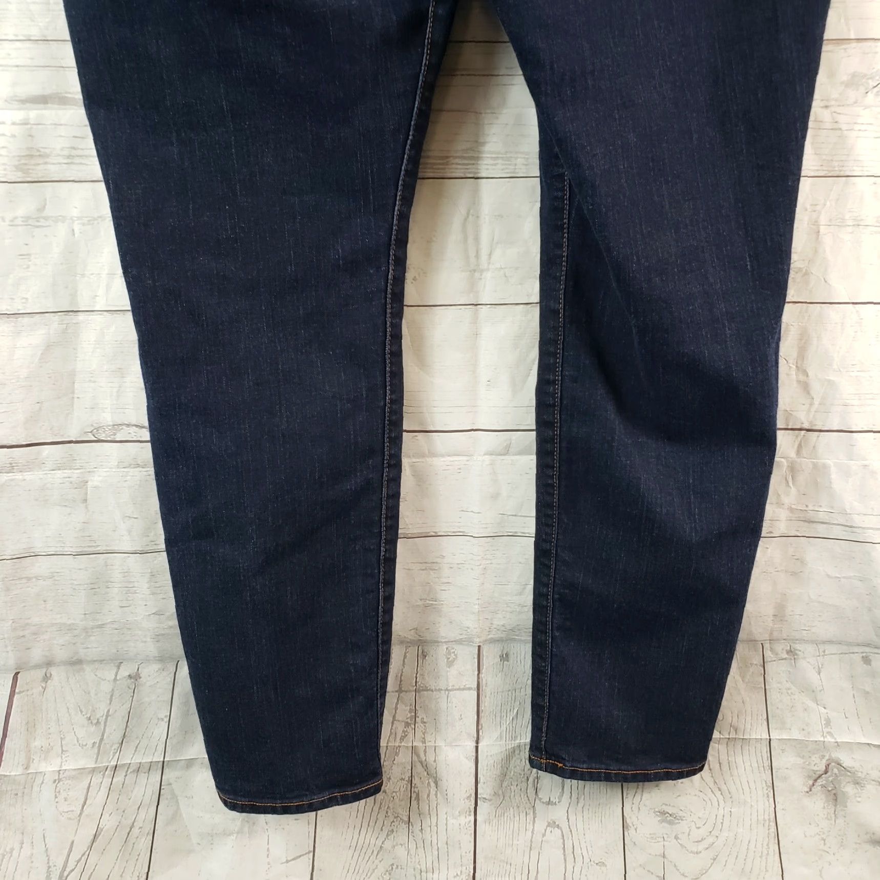 Old Navy Old Navy Womens Skinny Jeans Sz 16 Blue Dark Wash High Rise Jeans Womens 16 Blue Dark Wash Skinny 29.5 Inseam Rise 11" Regular Size 38" / US 16 / IT 52 - 5 Thumbnail