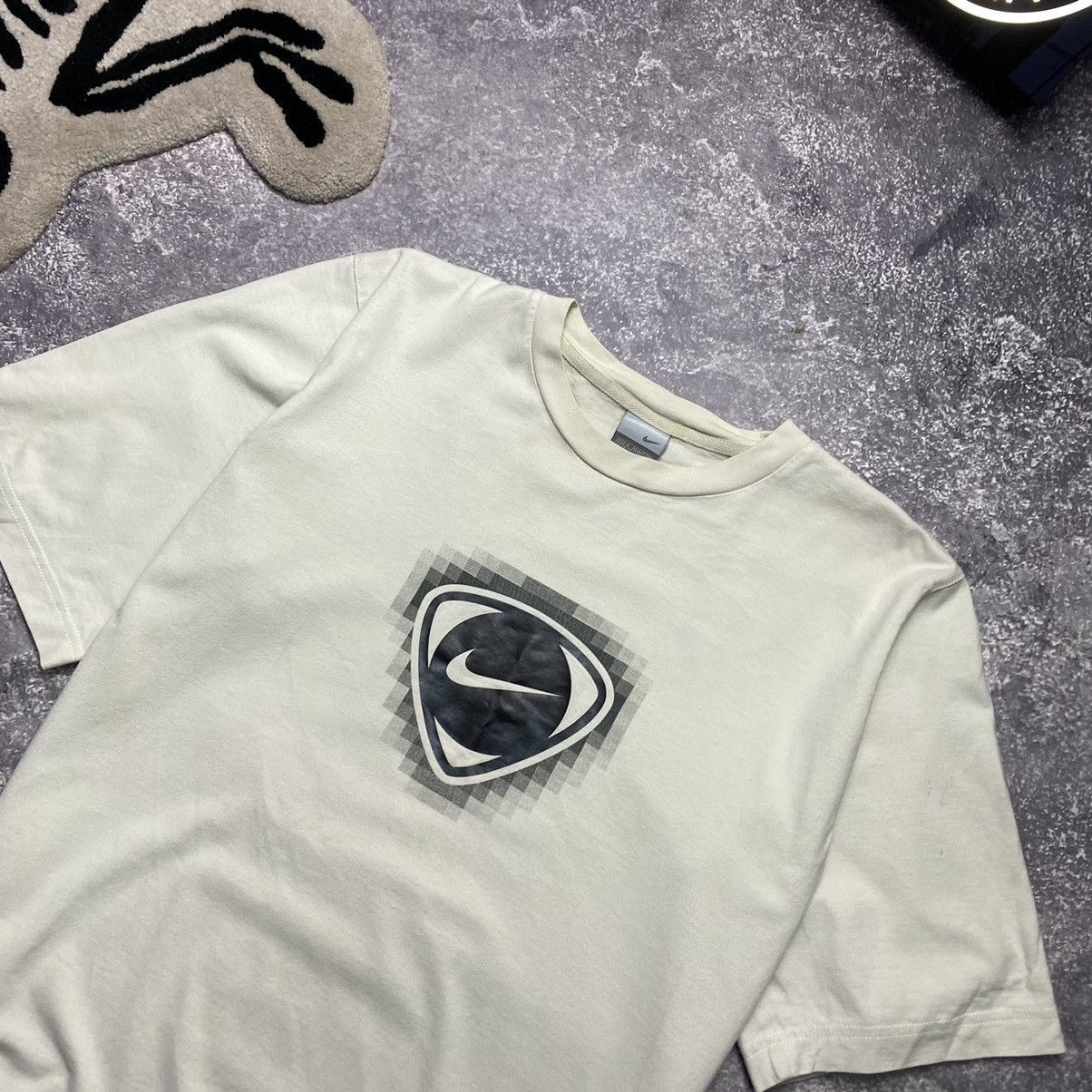 Vintage Vintage Nike Big Logo Swoosh 00’s Oversized tee Size US M / EU 48-50 / 2 - 2 Thumbnail