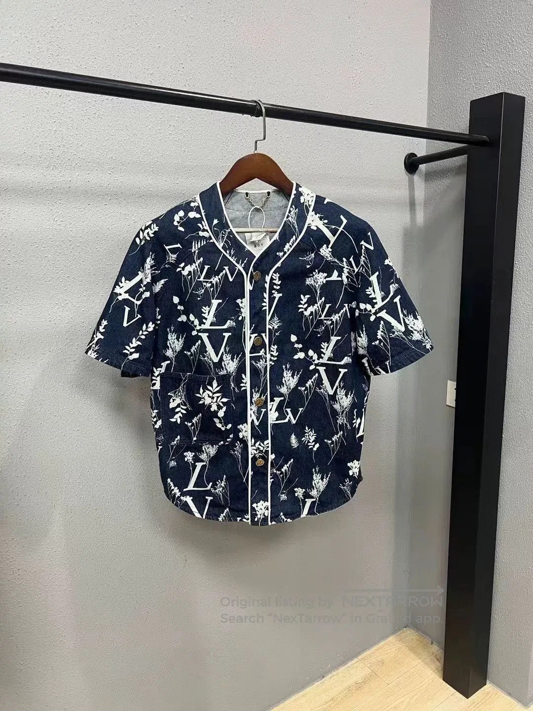Louis Vuitton lv floral baseball shirt in navy blue. Size US S / EU 44-46 / 1 - 1 Thumbnail