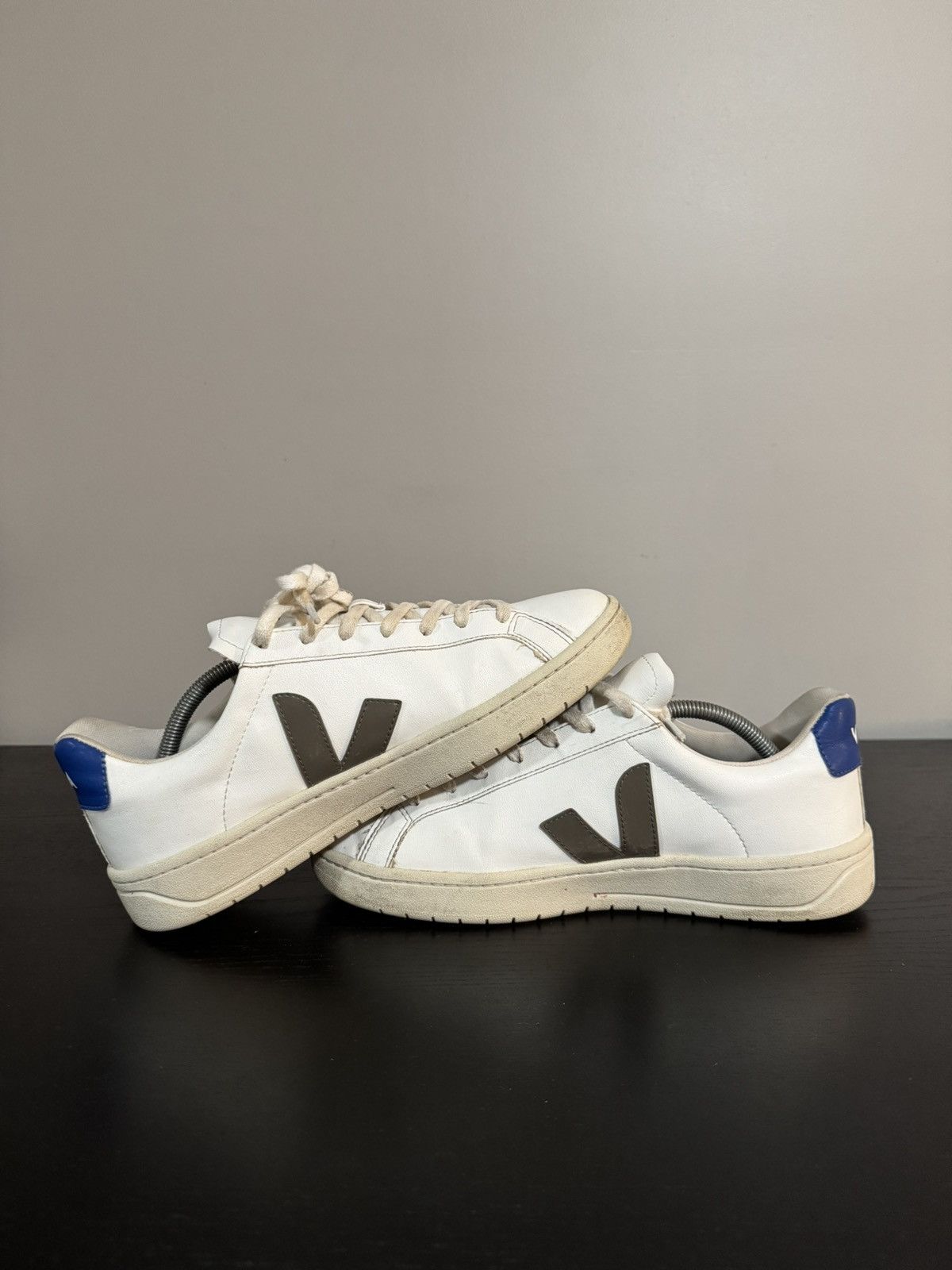 Veja Veja low top leather sneakers Size US 11 / EU 44 - 3 Thumbnail