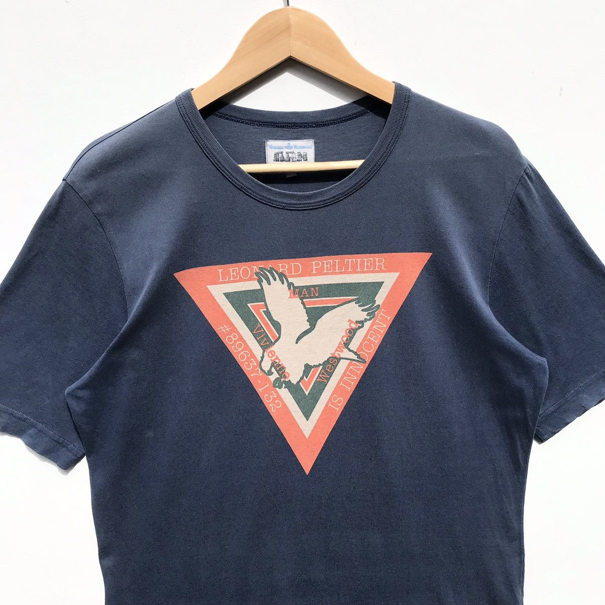 Vivienne Westwood Vivienne Westwood Leonard Peltier Is Innocent Shirt SunFaded Size US S / EU 44-46 / 1 - 5 Thumbnail