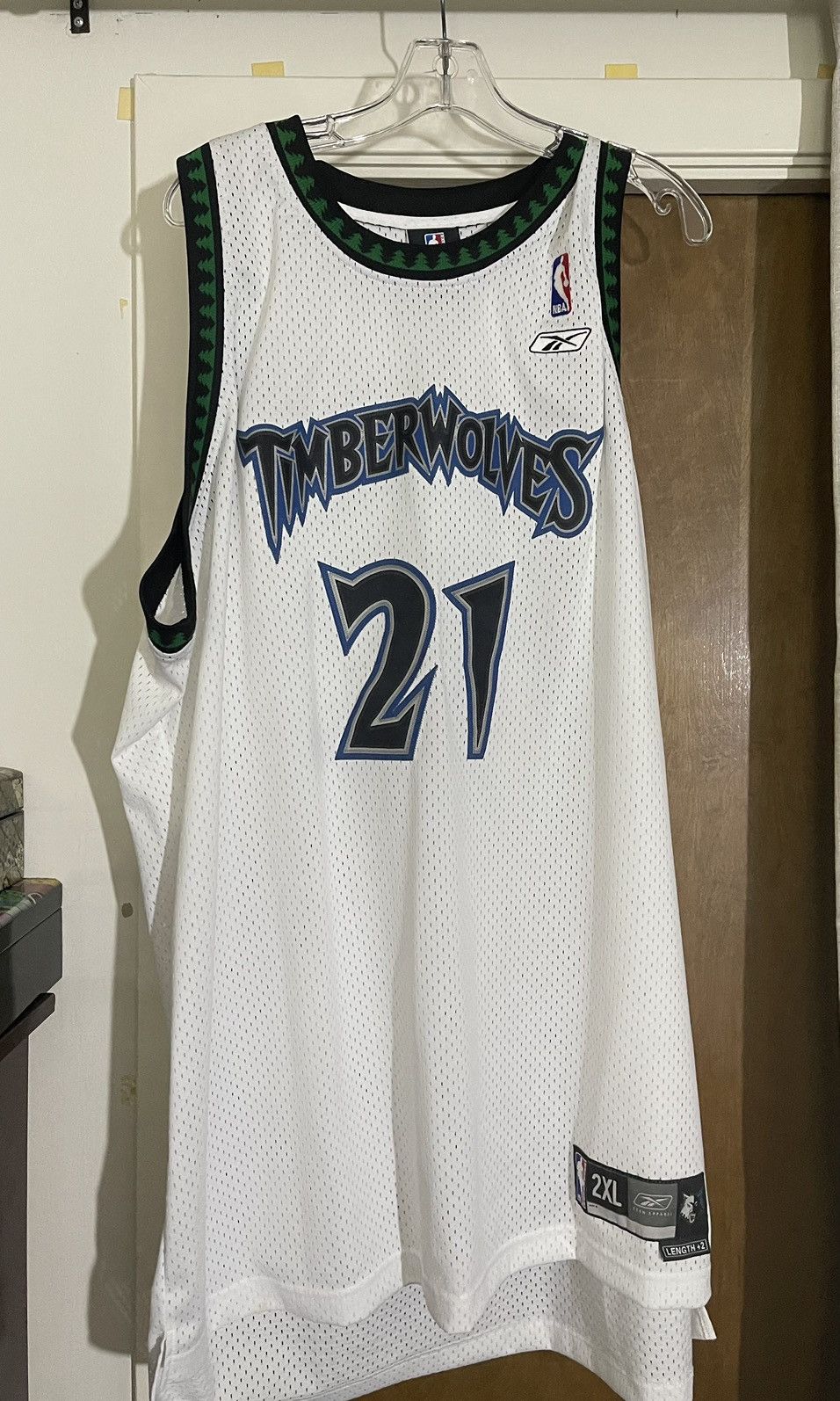 Image of NBA x Reebok Kevin Garnett X Minnesota Timberwolves Knit Reebok Jersey in White, Men's (Size 2XL)