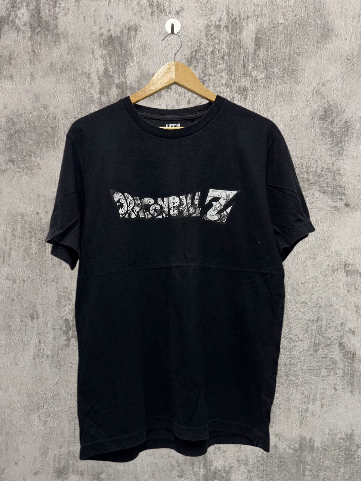 Uniqlo Dragonball Z UT Size US L / EU 52-54 / 3 - 1 Thumbnail