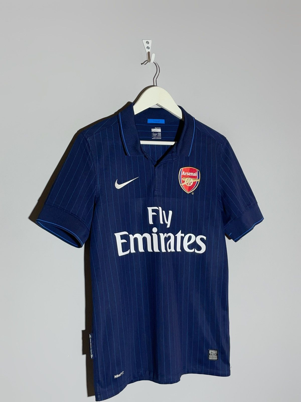 Nike #4 Fabregas Arsenal FC Nike 2009/10 Y2k Away Football Shirt Size US S / EU 44-46 / 1 - 3 Thumbnail
