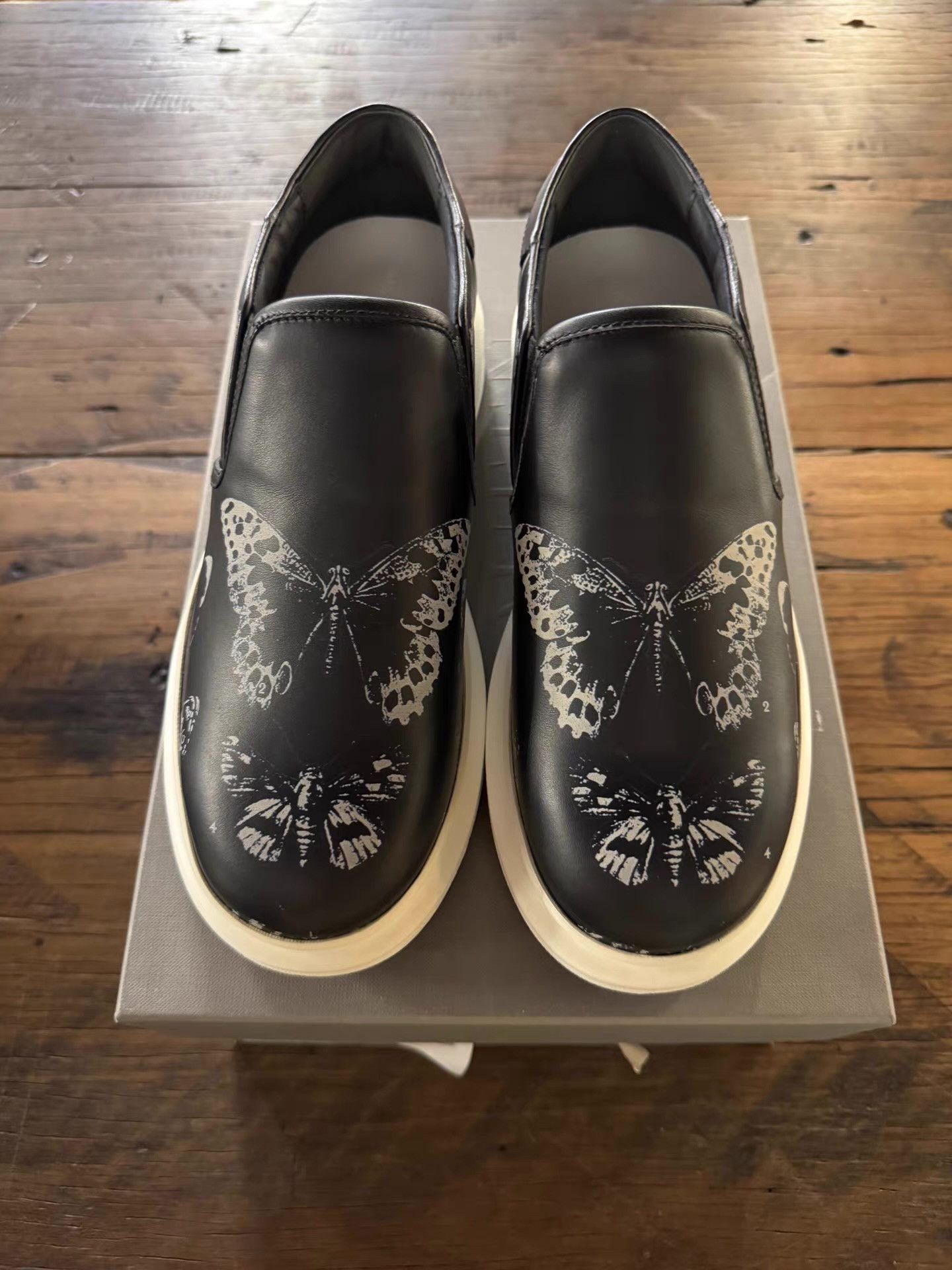 Alexander McQueen Alexander McQueen 16FW Men's Calfskin Butterfly Print Ｑ25 Size US 8 / EU 41 - 2 Thumbnail