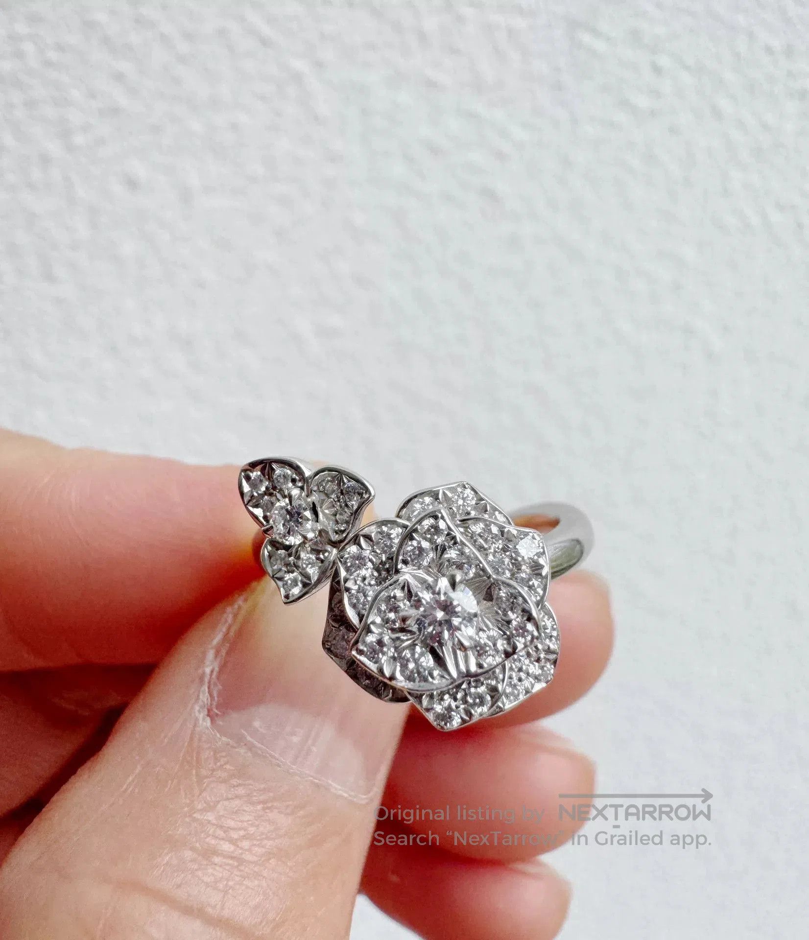 Piaget Piaget Rose Diamond Flower Ring. Size ONE SIZE - 6 Thumbnail