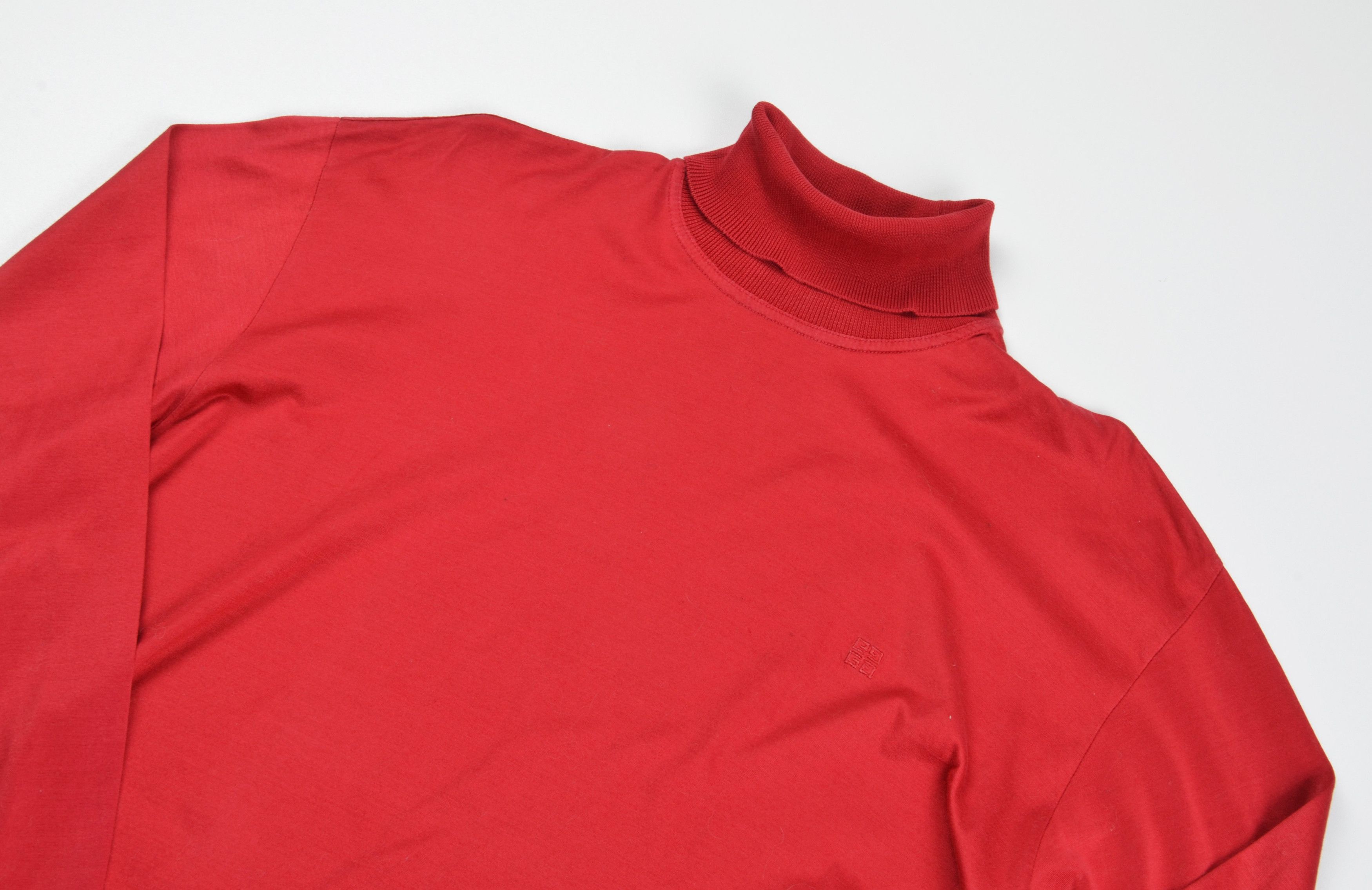 Givenchy Vntg Givenchy Gentleman 80's Red Small Logo Turtleneck Top Size US XL / EU 56 / 4 - 2 Thumbnail