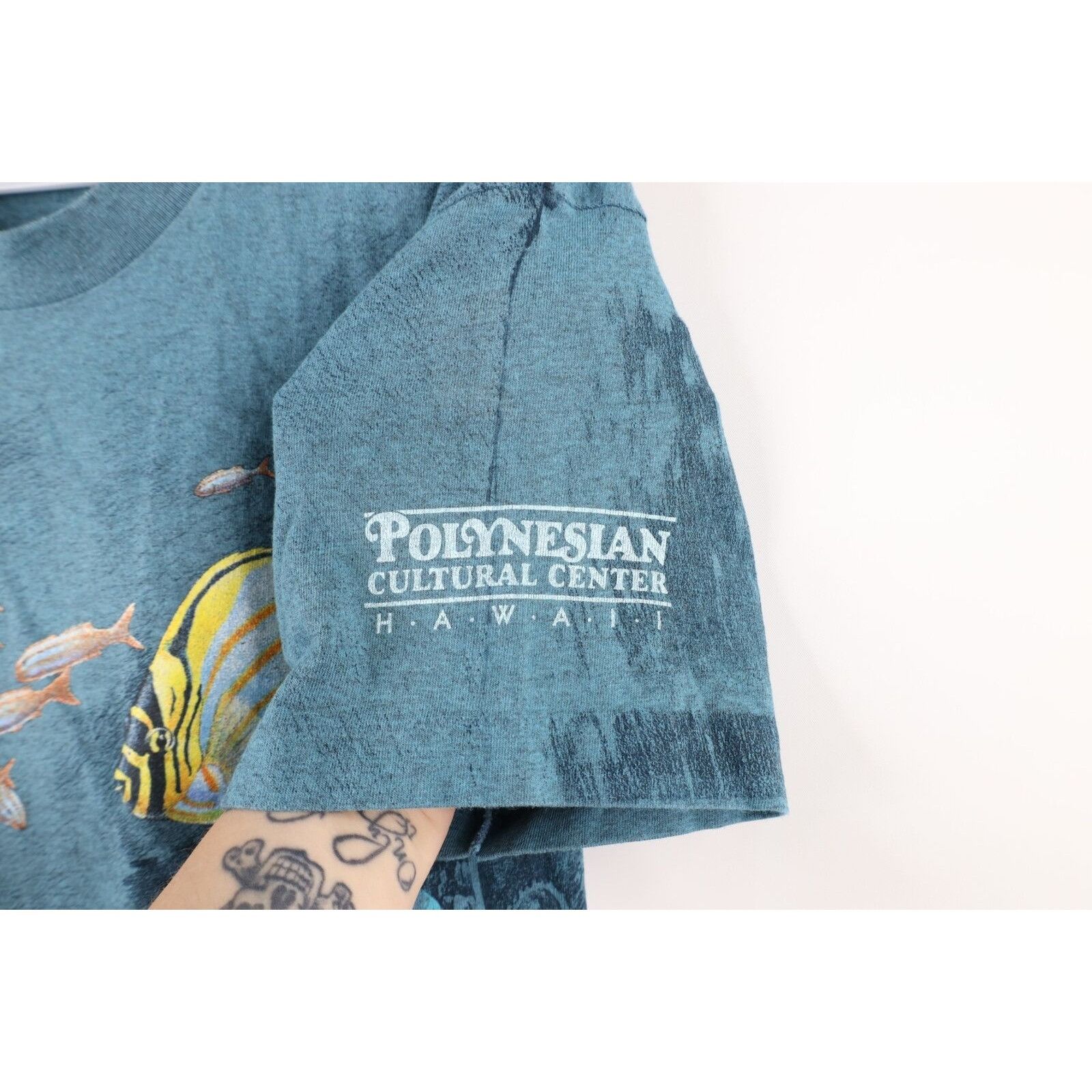 Vintage Vintage 90s Streetwear All Over Print Ocean Fish T-Shirt Size US S / EU 44-46 / 1 - 5 Thumbnail